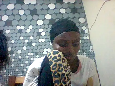 Snapshot of liligal chatting on July 2, 2026, 8:37 pm liligal online show from July 2, 2026, 8:37 pm