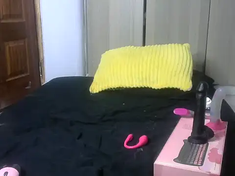 Snapshot of petite_lexiiivv chatting on July 10, 2026, 6:17 am petite lexiiivv online show from July 10, 2026, 6:17 am