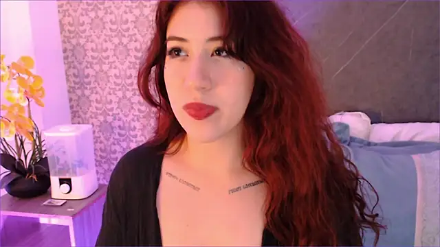 AbrilSnow online show from July 12, 2026, 11:56 am