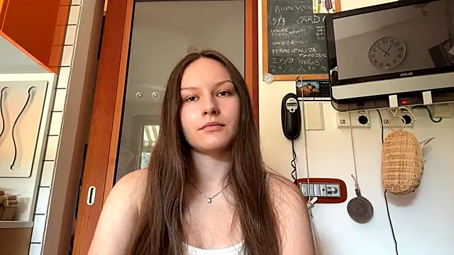 Snapshot of ShaylaChong chatting on July 10, 2026, 9:01 am ShaylaChong online show from July 10, 2026, 9:01 am