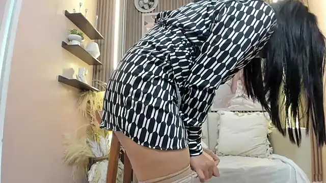 Aura sander4u online show from June 20, 2026, 6:33 pm