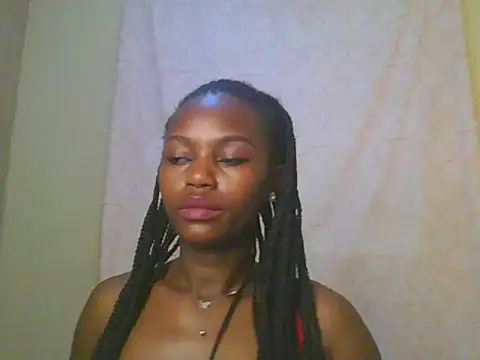 Snapshot of lunahit chatting on June 28, 2026, 3:56 am lunahit online show from June 28, 2026, 3:56 am