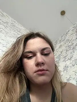 Snapshot of la_lisa_ chatting on June 12, 2026, 7:51 am la lisa online show from June 12, 2026, 7:51 am
