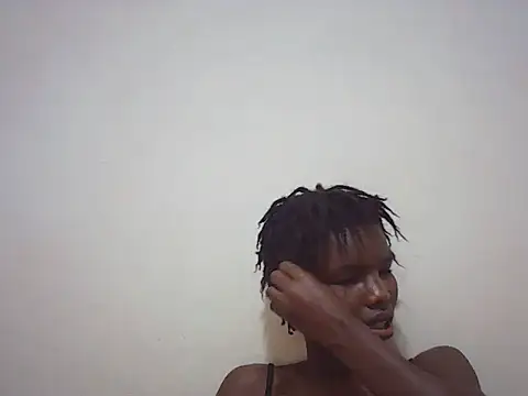Snapshot of Bootylovet chatting on May 17, 2026, 12:19 am Bootylovet online show from May 17, 2026, 12:19 am