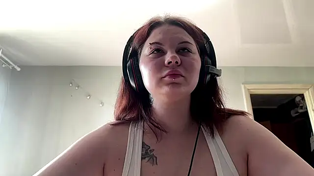 Redhair girl online show from May 28, 2026, 2:03 pm