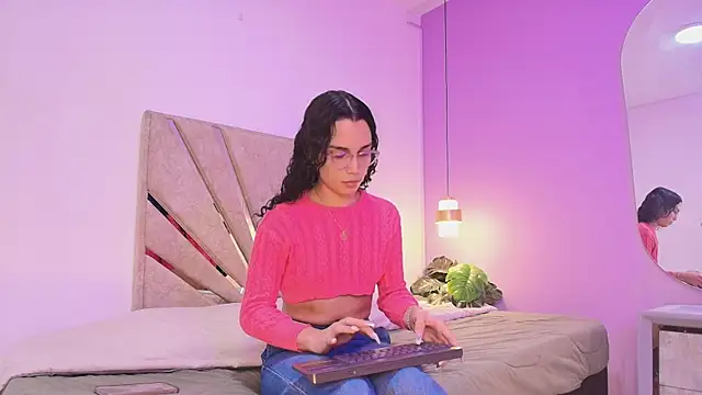 sally hot18 online show from July 11, 2026, 1:08 am