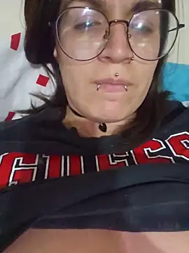 Karengenesisx online show from June 13, 2026, 6:44 am
