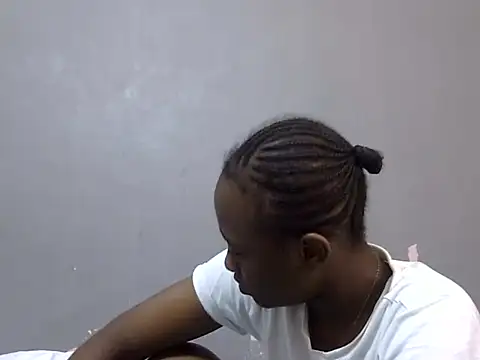 Snapshot of Petite_Ebony10 chatting on June 10, 2026, 7:18 am Petite Ebony10 online show from June 10, 2026, 7:18 am