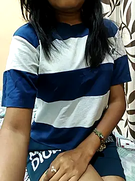 Snapshot of Shanaya_001 chatting on May 30, 2026, 6:21 am Shanaya 001 online show from May 30, 2026, 6:21 am