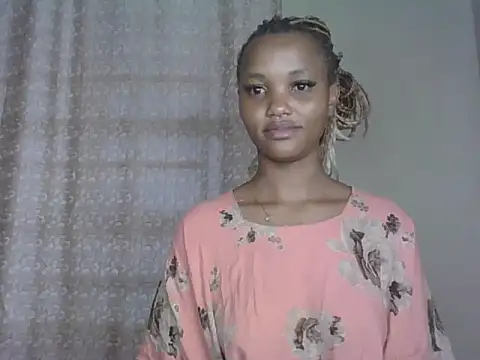 Snapshot of PrettyT5 chatting on June 29, 2026, 6:19 am PrettyT5 online show from June 29, 2026, 6:19 am