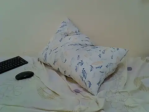 Snapshot of cutiebreey chatting on July 17, 2026, 3:57 am cutiebreey online show from July 17, 2026, 3:57 am