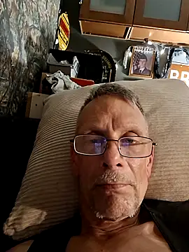 Snapshot of truckdawg2023 chatting on June 8, 2026, 8:09 pm truckdawg2023 online show from June 8, 2026, 8:09 pm