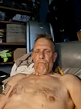 Snapshot of truckdawg2023 chatting on June 13, 2026, 11:35 pm truckdawg2023 online show from June 13, 2026, 11:35 pm