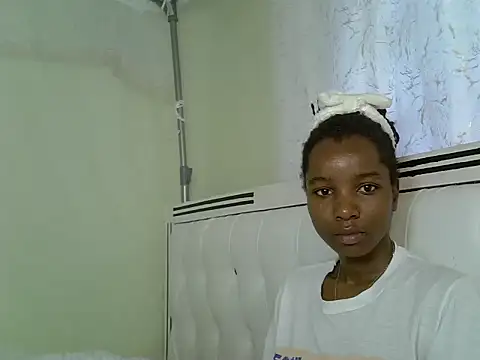 Snapshot of Sexy_vylsa chatting on July 15, 2026, 6:29 am Sexy vylsa online show from July 15, 2026, 6:29 am