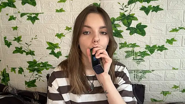LisaPorse online show from May 23, 2026, 6:51 am