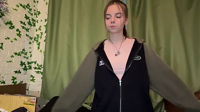 LisaPorse online show from May 31, 2026, 6:09 pm