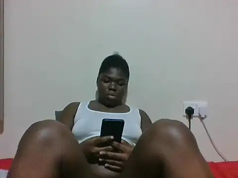 Snapshot of evethegurl chatting on June 21, 2026, 9:39 pm evethegurl online show from June 21, 2026, 9:39 pm