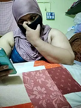 Snapshot of shaik35f chatting on June 24, 2026, 7:35 pm shaik35f online show from June 24, 2026, 7:35 pm