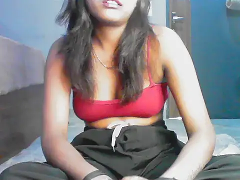 Diana Penty online show from May 18, 2026, 9:26 am