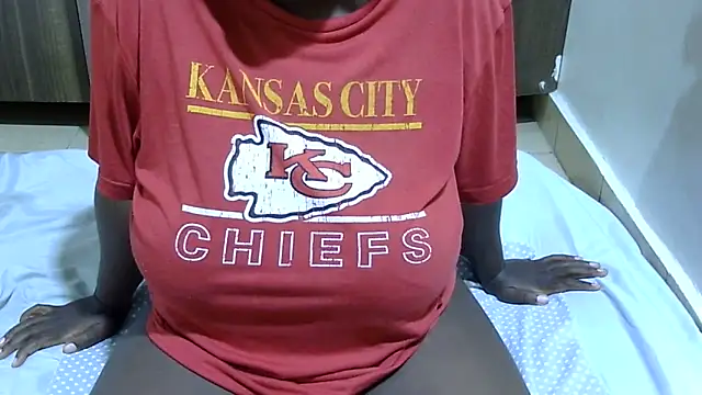 Snapshot of RawHoneyXo- chatting on May 31, 2026, 12:41 am RawHoneyXo- online show from May 31, 2026, 12:41 am