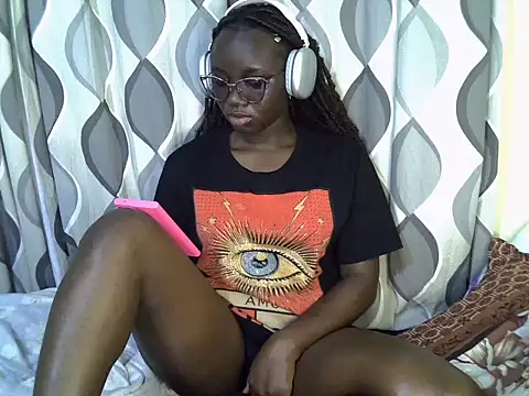 Snapshot of cute_gee5 chatting on July 3, 2026, 4:46 pm cute gee5 online show from July 3, 2026, 4:46 pm