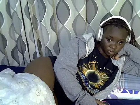 Snapshot of cute_gee5 chatting on July 6, 2026, 8:22 am cute gee5 online show from July 6, 2026, 8:22 am