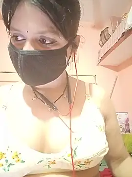 ZOYA-STRIP online show from July 18, 2026, 5:39 pm