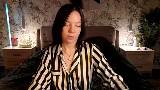 Snapshot of Shirley_Hartt chatting on May 23, 2026, 12:20 pm Shirley Hartt online show from May 23, 2026, 12:20 pm