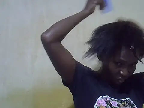 Snapshot of pretty_sunshine chatting on May 19, 2026, 3:29 pm pretty sunshine online show from May 19, 2026, 3:29 pm