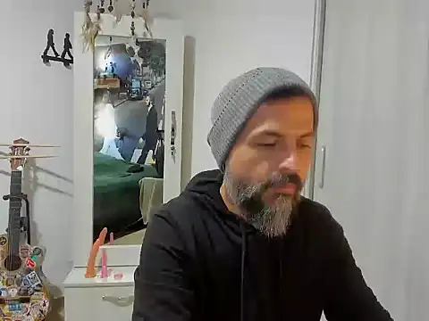 Snapshot of Miguel_angeel_ chatting on June 1, 2026, 1:35 pm Miguel angeel online show from June 1, 2026, 1:35 pm