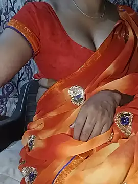 Cute-Malti online show from May 27, 2026, 7:22 pm