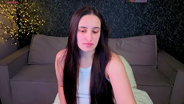 Snapshot of Elizabet_Colllins chatting on July 8, 2026, 1:43 am Elizabet Colllins online show from July 8, 2026, 1:43 am