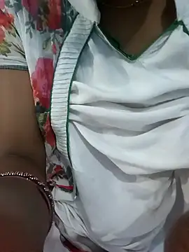 Snapshot of Naughty-Savi chatting on May 21, 2026, 9:49 am Naughty-Savi online show from May 21, 2026, 9:49 am