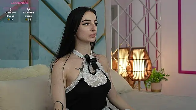Snapshot of EmilyyMoon chatting on July 11, 2026, 6:05 am EmilyyMoon online show from July 11, 2026, 6:05 am