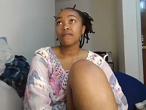 Snapshot of atara_seren chatting on June 2, 2026, 12:01 am atara seren online show from June 2, 2026, 12:01 am