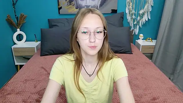 Snapshot of Calista_Everleig chatting on July 20, 2026, 9:56 am Calista Everleig online show from July 20, 2026, 9:56 am