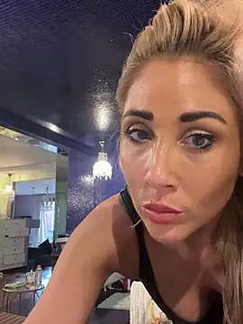 MirrorMia online show from June 2, 2026, 8:27 am