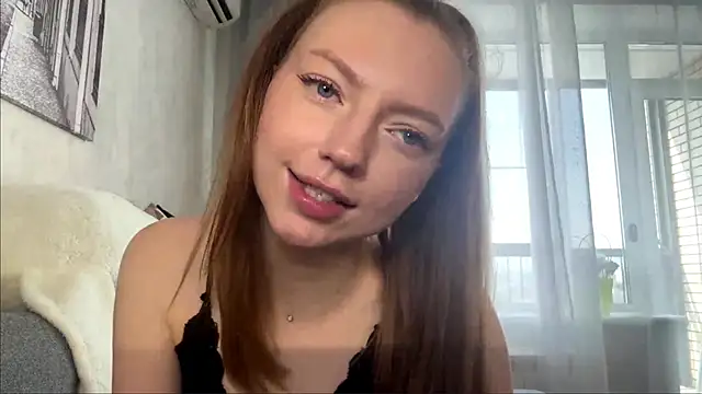 Snapshot of Auroralgnis chatting on May 28, 2026, 5:49 am Auroralgnis online show from May 28, 2026, 5:49 am