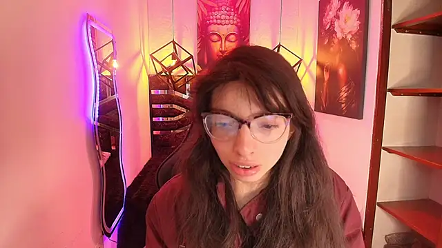 Snapshot of Allyshon_ chatting on July 1, 2026, 8:08 pm Allyshon online show from July 1, 2026, 8:08 pm