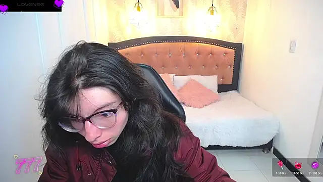 Snapshot of Allyshon_ chatting on July 10, 2026, 8:00 pm Allyshon online show from July 10, 2026, 8:00 pm