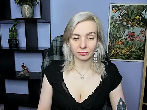 velvetanne online show from May 25, 2026, 6:19 am