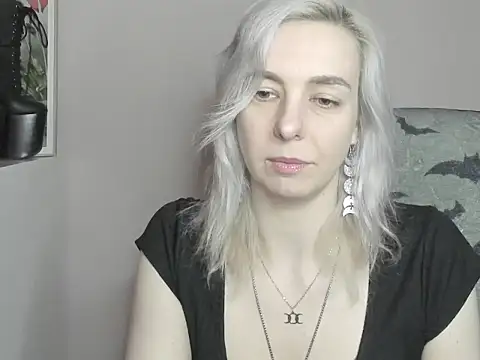 Snapshot of velvetanne chatting on July 13, 2026, 6:38 am velvetanne online show from July 13, 2026, 6:38 am