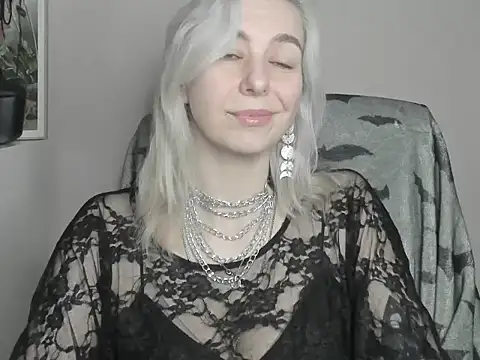 Snapshot of velvetanne chatting on July 14, 2026, 6:51 am velvetanne online show from July 14, 2026, 6:51 am