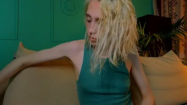 Snapshot of Elen__Moore chatting on July 13, 2026, 5:43 am Elen Moore online show from July 13, 2026, 5:43 am