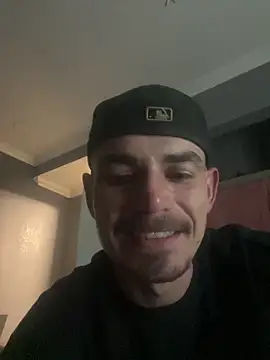 Snapshot of GoHard300 chatting on May 21, 2026, 8:32 am GoHard300 online show from May 21, 2026, 8:32 am
