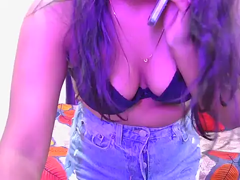 Snapshot of Itz-jasleen chatting on June 1, 2026, 4:36 am Itz-jasleen online show from June 1, 2026, 4:36 am