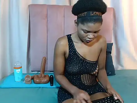 Snapshot of Tianaah chatting on June 2, 2026, 6:26 am Tianaah online show from June 2, 2026, 6:26 am
