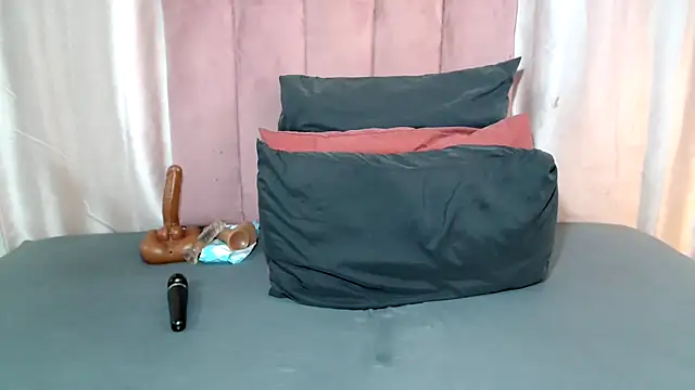 Snapshot of Tianaah chatting on July 7, 2026, 7:29 pm Tianaah online show from July 7, 2026, 7:29 pm