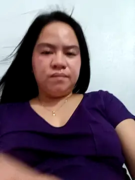 Snapshot of xyummytits69x chatting on May 24, 2026, 11:32 pm xyummytits69x online show from May 24, 2026, 11:32 pm