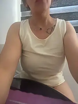 Snapshot of Hot-Milf4U chatting on July 16, 2026, 5:35 am Hot-Milf4U online show from July 16, 2026, 5:35 am